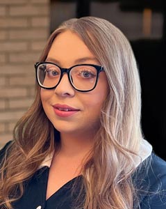 Shelby Richards : Receptionist